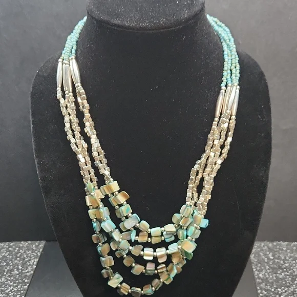 Elegant Green and Blue Beaded Necklace Lot Of 6 - Picture 10 of 14